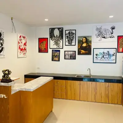 Jhen House