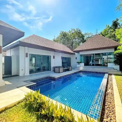 A spacious Balinese style villa with a large swimming pool on Rawai an electric motorcycle as a gift!
