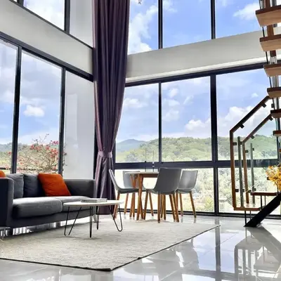 Stylish penthouse with panoramic views at Icon Park