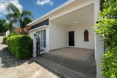 Gallery image of Beautiful Villa In Rawai 18 in Ban Saiyuan (1)