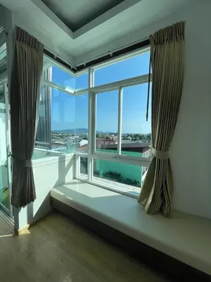 a large room with a large window with a view at Studio 1 Chambre lumineux avec vue à 180° in Ban Klang