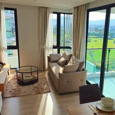 Stylish Apartment with Workspace 10 Minutes from the Beach for min 30 Day Stays
