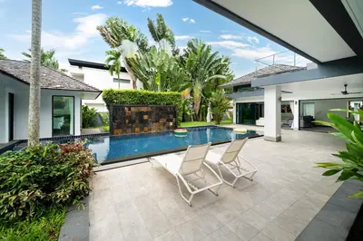 Gallery image of Diamond Villa by Ryan, Boat Avenue Phuket in Phuket Town