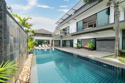 Gallery image of Diamond Villa by Ryan, Boat Avenue Phuket in Phuket Town