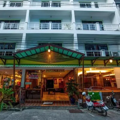 Triple Rund Place Hotel