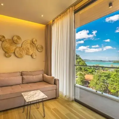 Stunning sea view apartment with pool