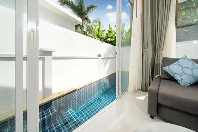 a balcony with a plunge pool in a house at 2 Bedrooms Villa in Rawai - v6 t in Ban Saiyuan (1)