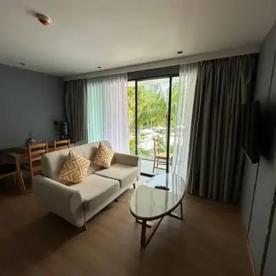 Spacious apartment 600m from the beach