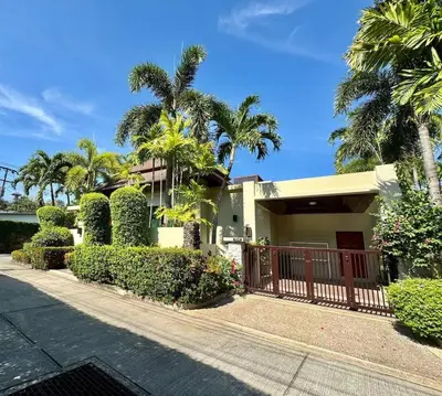 Gallery image of Balinese pool villa at Baan Bua, Nai Harn in Rawai Beach