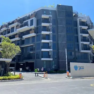 Modern Laguna Skypark apartments by Lofty