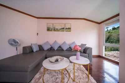 Gallery image of 3 plus 1BR Ocean Breeze Villa 'Brad House Patong' in Patong Beach