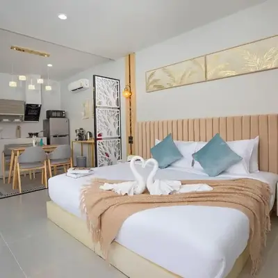 Best Time Pool Suites
