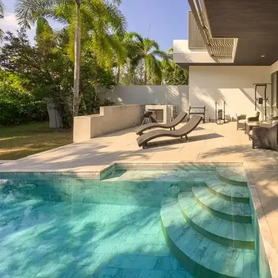 Charming 3-bdr apartment with pool