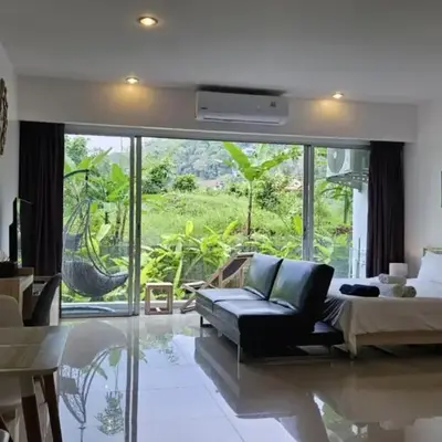 AtKaronWithChadaB210