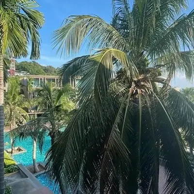 Sea View & Pool Apartment