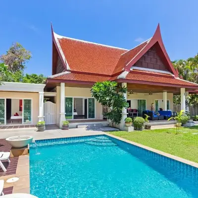 3BR Villa Barnabé with Lush Garden