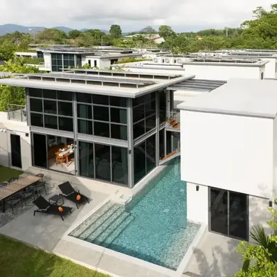 Stylish Mansion for Leisure with Garden & Pool