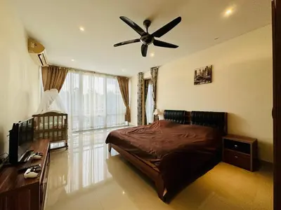 a bedroom with a bed and a ceiling fan at Villa 3bd & pool - Rawai - Nai Harn in Rawai Beach