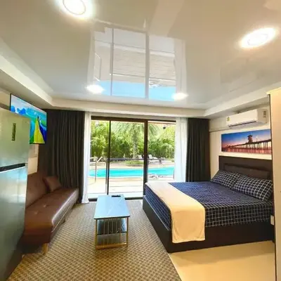 Palm Breeze View