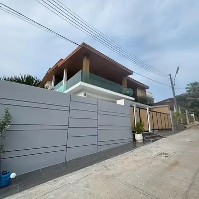 Mountain breeze villa phuket