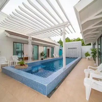 3Elegant 4BR Villa with Pool