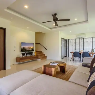 Laguna Park Townhouse by Villacarte