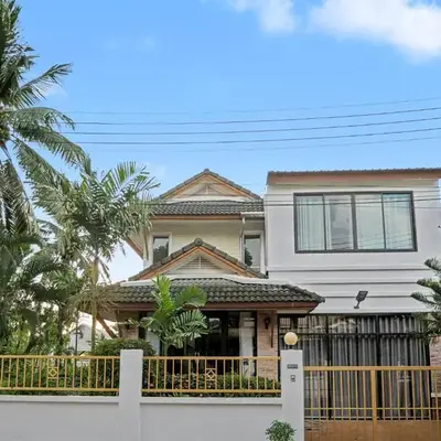 3 Bedrooms - 2 floor with garden in Prime Location
