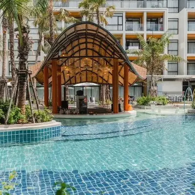 Stylish Beachfront Two-Bedroom Flat