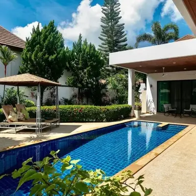 V187 Walkable to Beach Very modern Jacuzzi pool