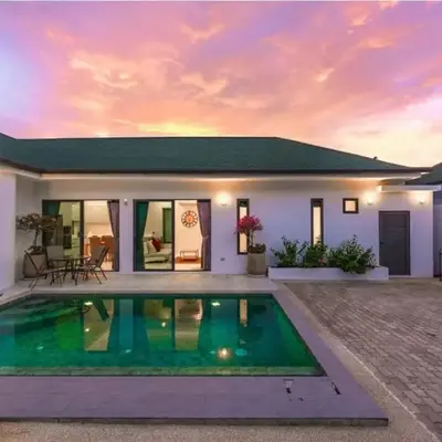 V189 Stylish 3BR Hideaway Pool & Beach Vibes