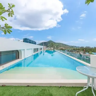 C190 Sleek 1BR with Infinity Pool