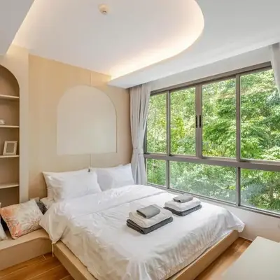 Cozy New 1-Bedroom Apartment with Pool