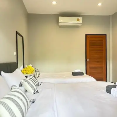 Saiinam Laguna Inn