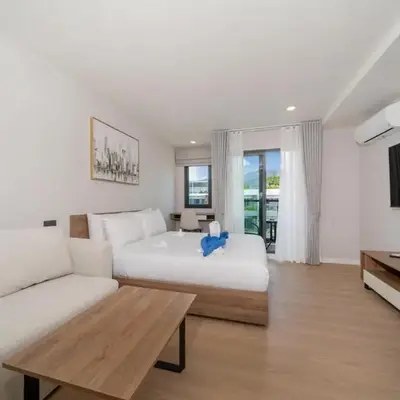 New studio near Boat Avenue by Lofty