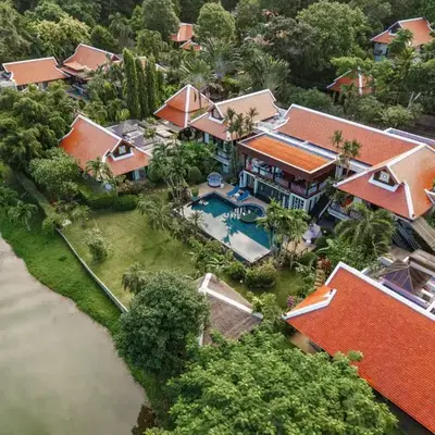 V238 Villa 6BR Lakefront Jacuzzi Sauna & Gym