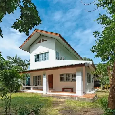 Naiharn Beach Holiday Villa