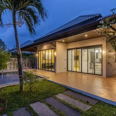V242 Prime Location 2BR with Pool&Garden Near Beach
