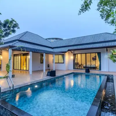 V243 Quite 3BR Pool Villa Bathtub Near Beach
