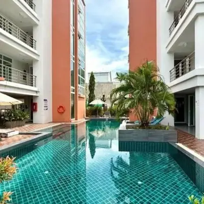 Palace - Spacious 1 bedroom Condo with shared Pool