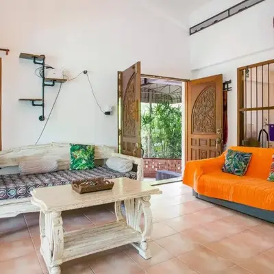 Villa with private pool and mountain views