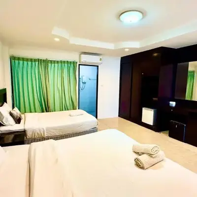 Charming Guest Room in Central Pa Tong