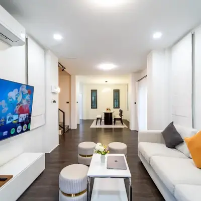 Stylish 3 Bedroom Villa with Garden