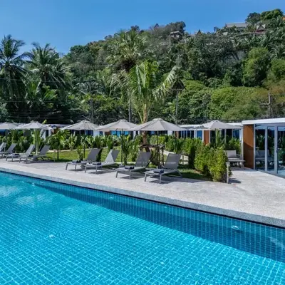 Apple House Seaside Escape with Pool & Breakfast