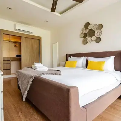 Laguna Cozy 3 bedroom town house 800m to beach