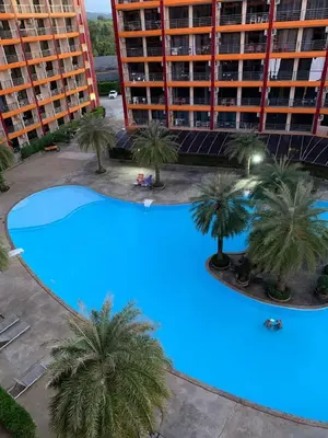 an overhead view of a swimming pool with palm trees at CC620 View of Green Hills in Ban Mai Salae