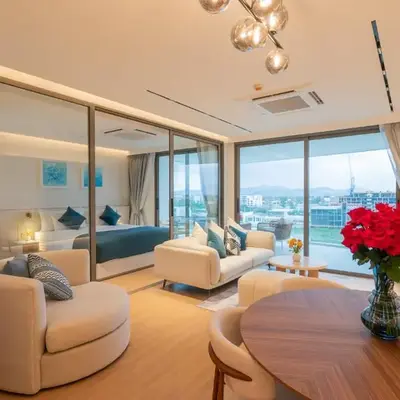 Lakefront suite The Aqua at Boat avenue