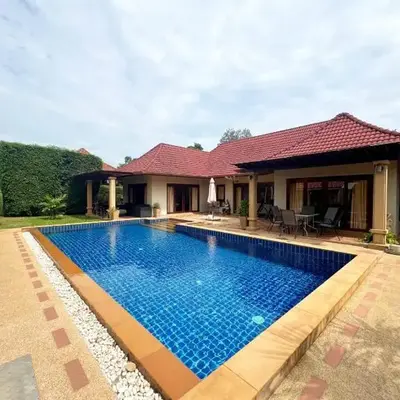 Luxury 3-bedroom villa with pool in Rawai