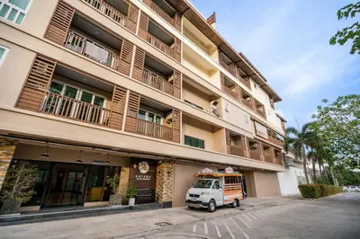 Gallery image of Ratana Hotel Chalong in Rawai Beach