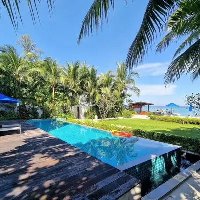 Bright beachfront retreat in Bang Tao