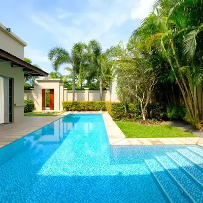 Luxe 2br Pool Villa walk to Bangtao Beach
